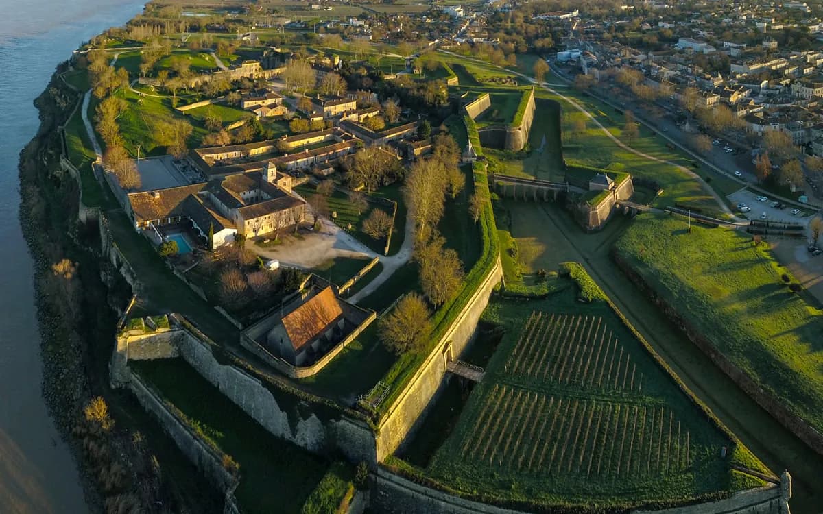 Blaye cruise port