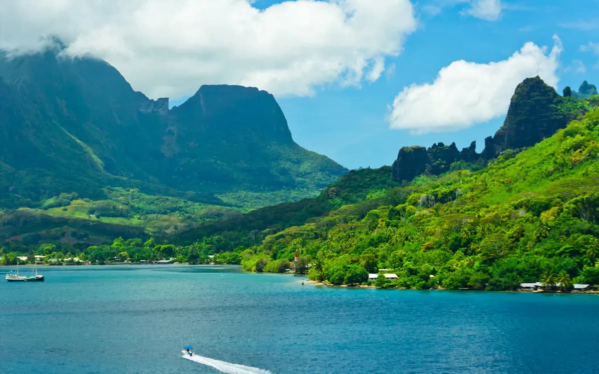 Moorea Island cruise port