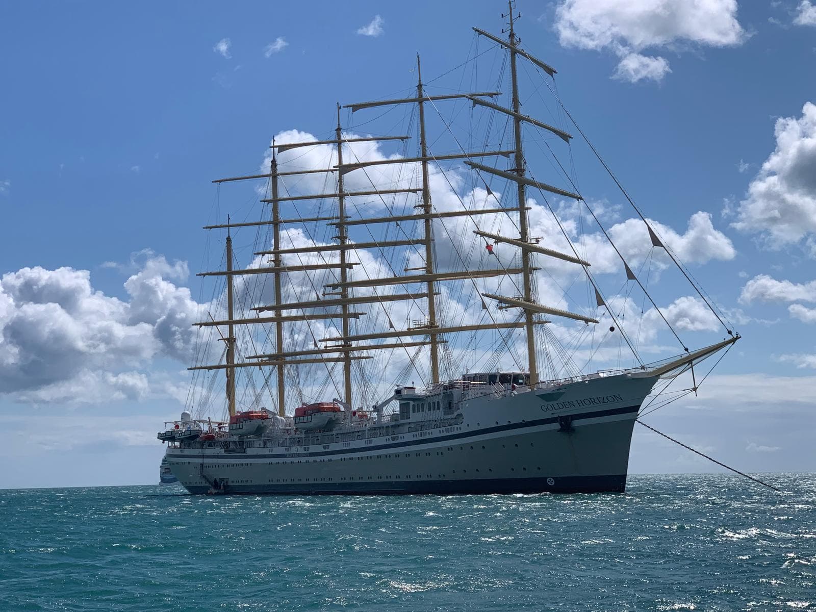Golden Horizon cruise ship