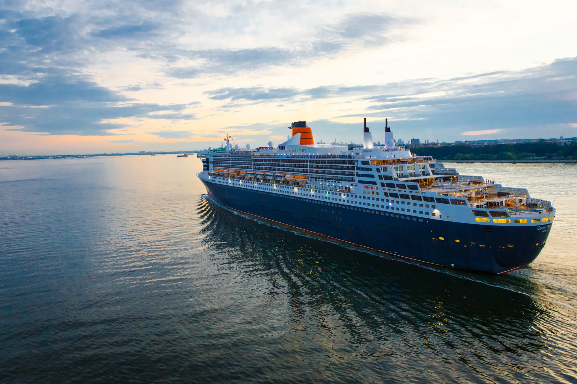Queen Mary 2 cruise ship